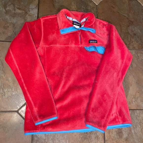 Woman’s Patagonia Pullover - Picture 2 of 3
